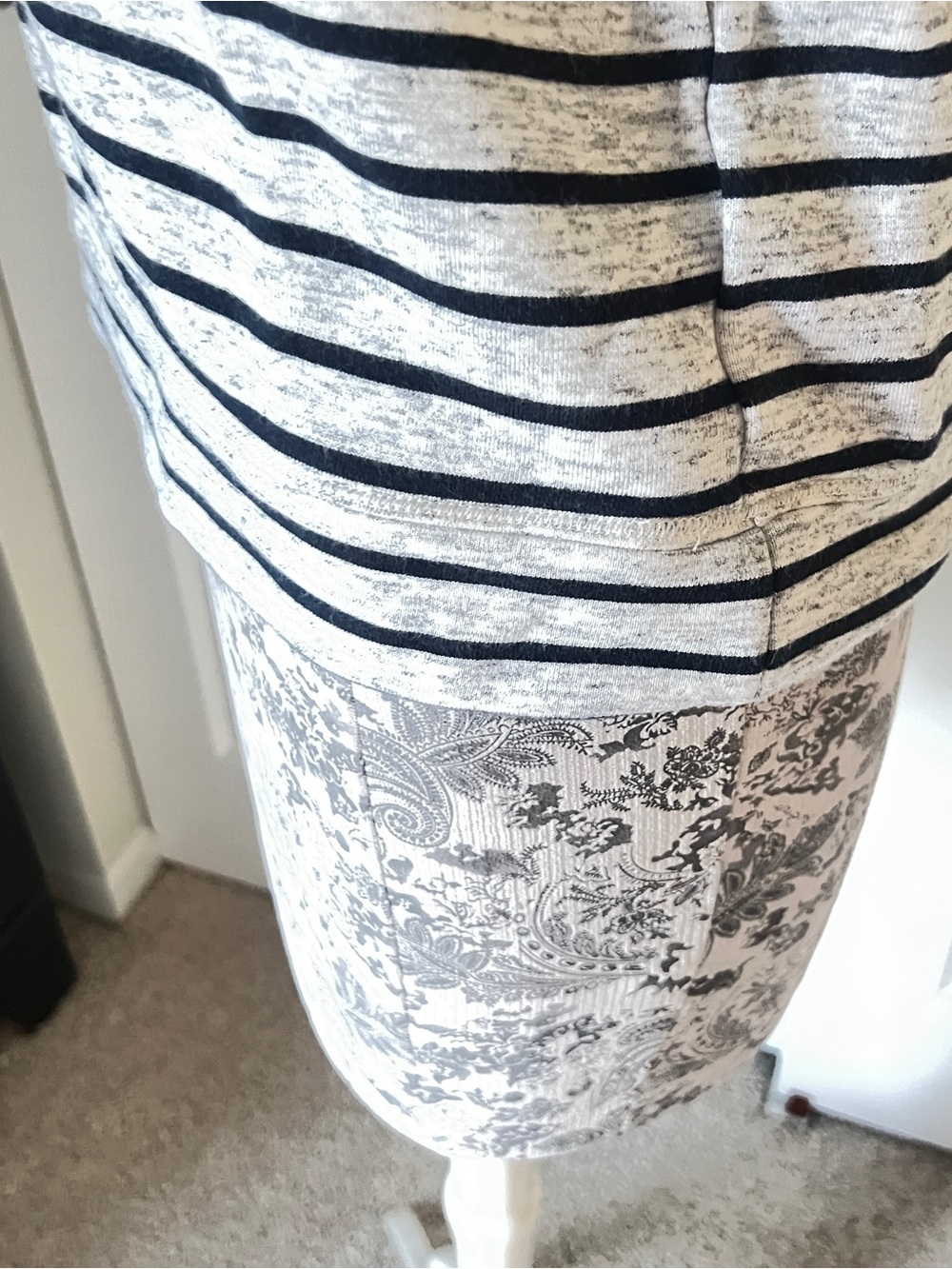 Abercrombie & Fitch Navy and White Striped teenagers/Short Sleeve Tees - Picture 8 of 10